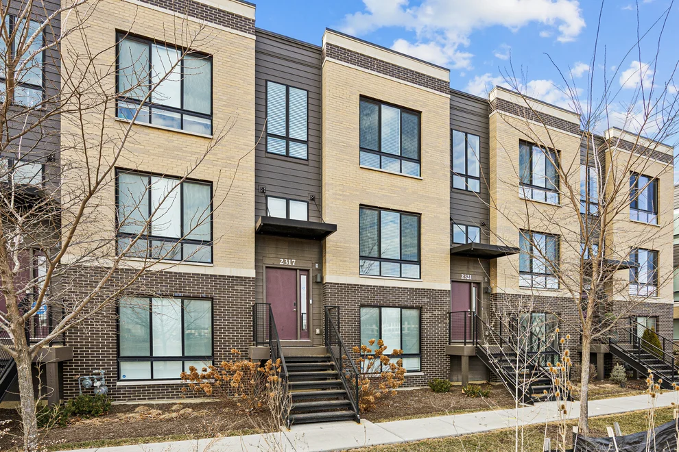 Unit for sale at 2317 Alumni Drive, Schaumburg, IL 60173