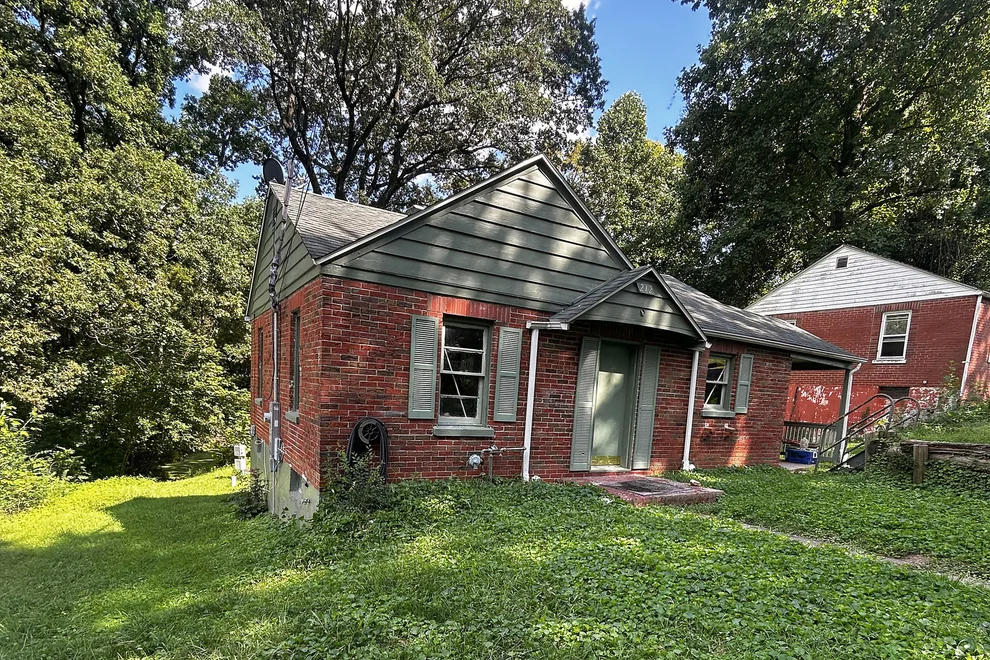 Unit for sale at 212 Tomlinson Street, East Alton, IL 62024