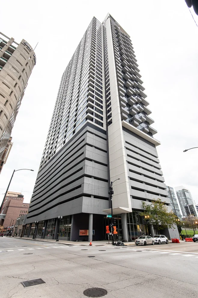 Unit for sale at 235 W Van Buren Street, Chicago, IL 60607