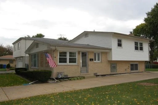 Unit for sale at 1456 PHOENIX Drive, DES PLAINES, IL 60018