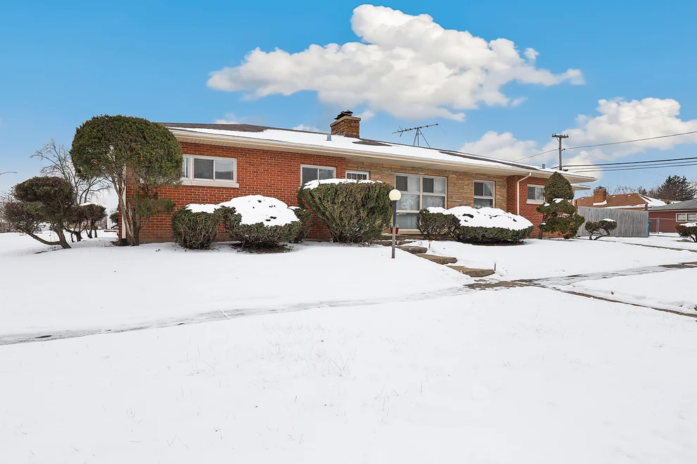 Unit for sale at 302 W 13th Street, Chicago Heights, IL 60411