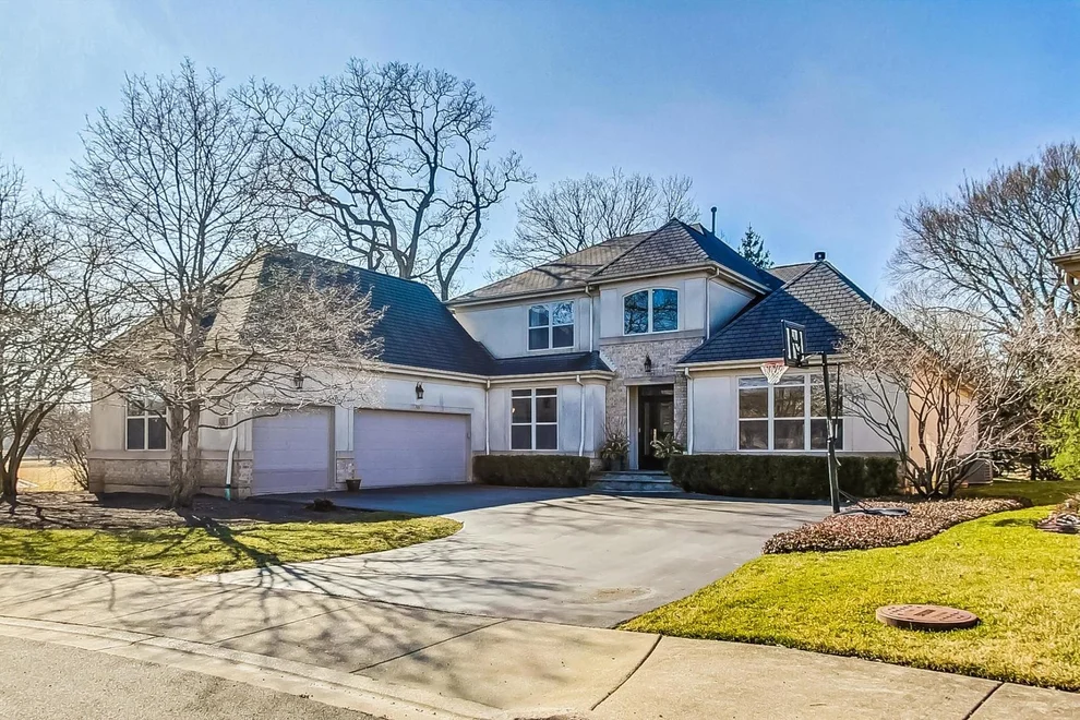 Unit for sale at 88 Holabird Circle, Highwood, IL 60040