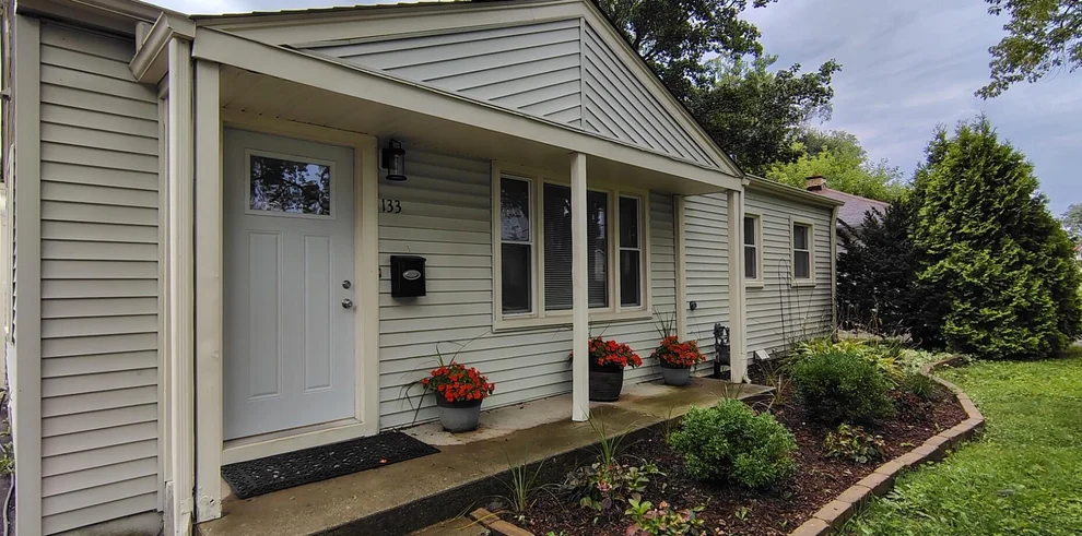 Unit for sale at 133 S Lincoln Avenue, Mundelein, IL 60060