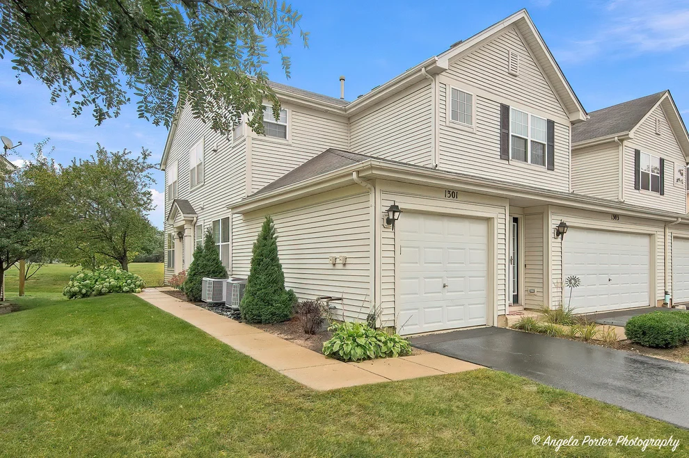 Unit for sale at 1301 Waverly Drive, Volo, IL 60020