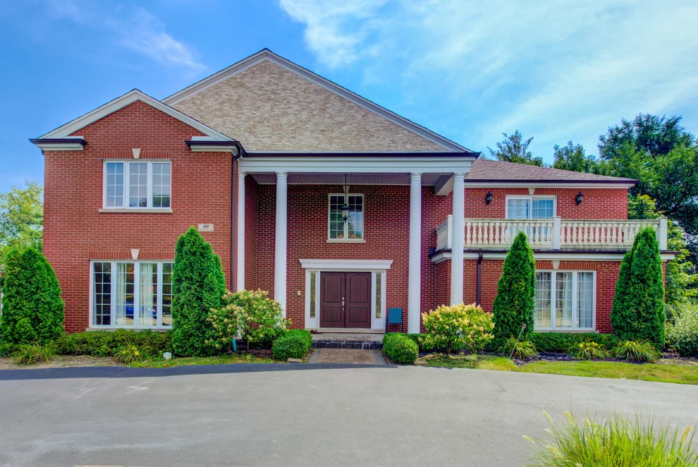 Unit for sale at 46 Hamilton Lane, Oak Brook, IL 60523