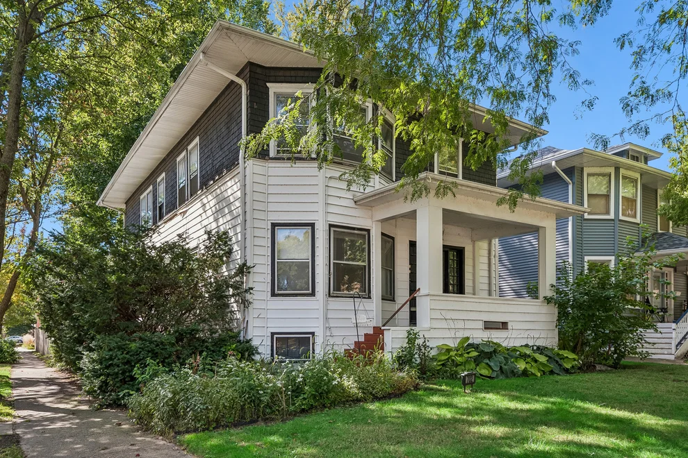 Unit for sale at 702 South Boulevard, Evanston, IL 60202