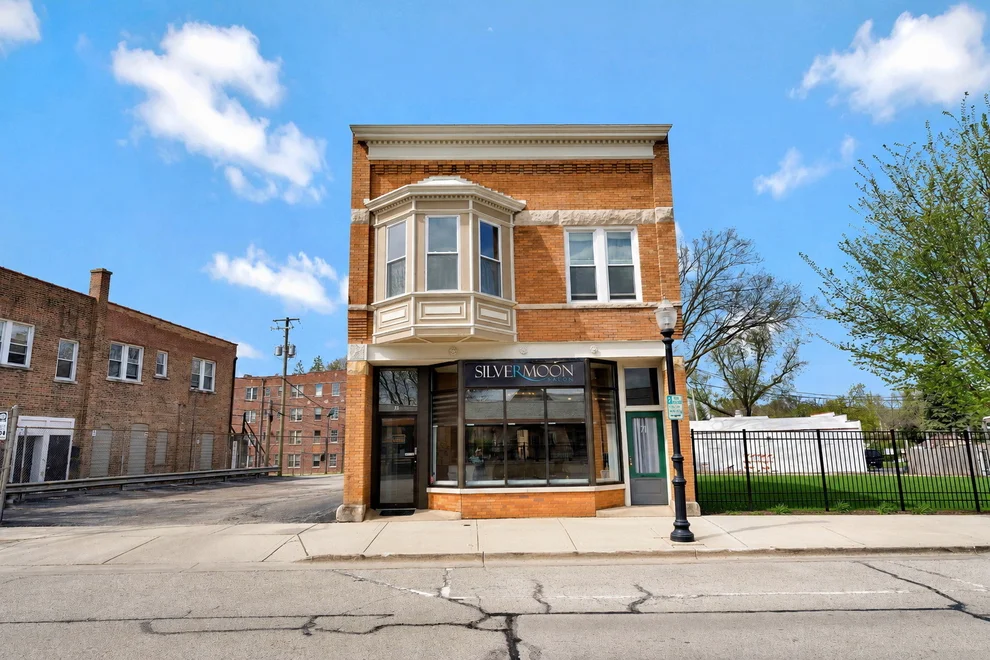 Unit for sale at 711 W Hillgrove Avenue, La Grange, IL 60525
