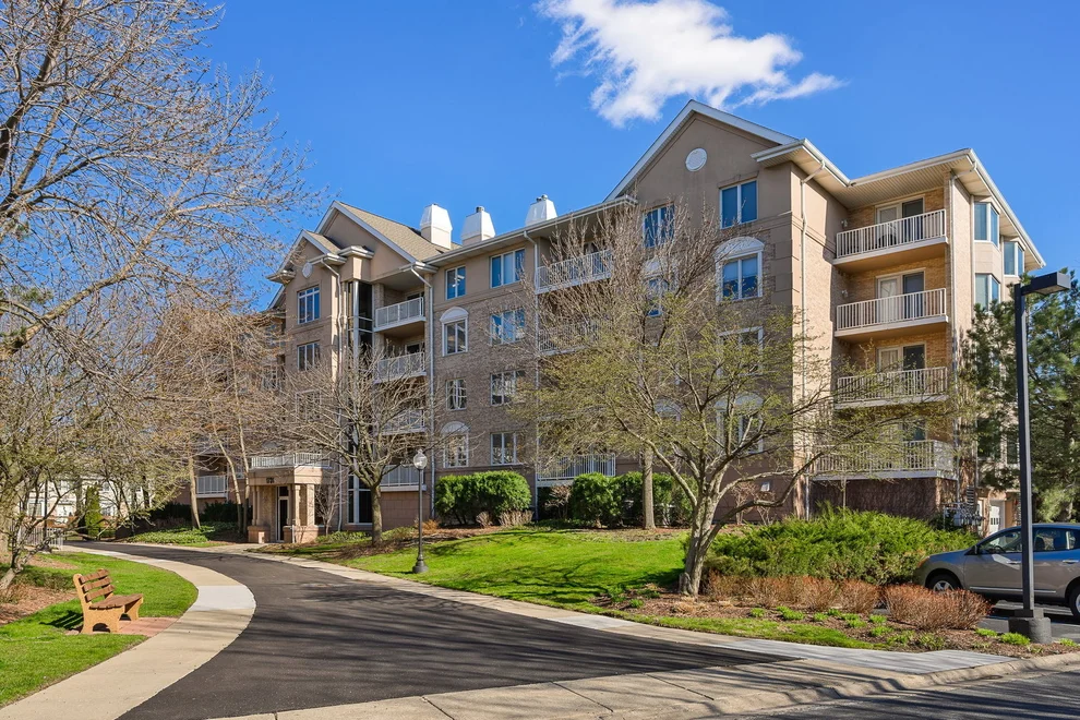 Unit for sale at 1731 Pavilion Way Way, Park Ridge, IL 60068