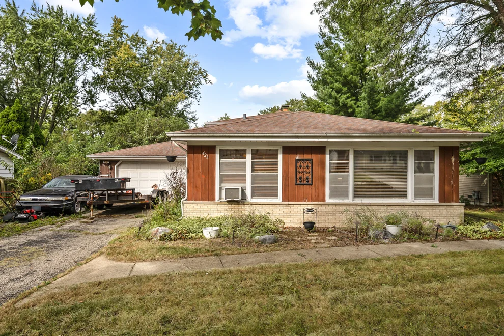 Unit for sale at 423 S. 14th Street, St. Charles, IL 60174