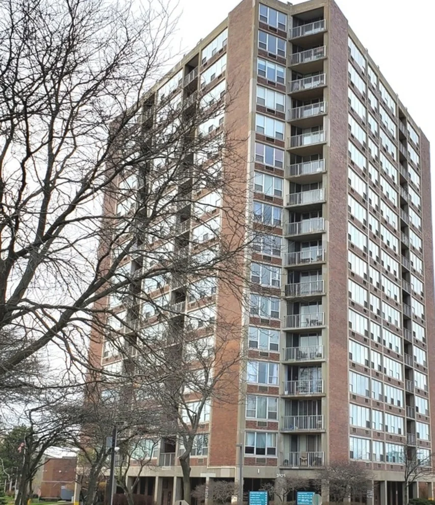 Unit for sale at 3925 TRIUMVERA Drive, Glenview, IL 60025