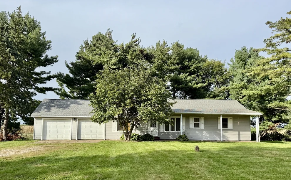 Unit for sale at 21408 Lincoln Road, Sterling, IL 61081