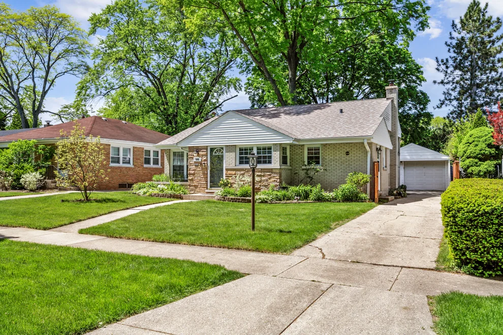 Unit for sale at 506 S Main Street, Mount Prospect, IL 60056