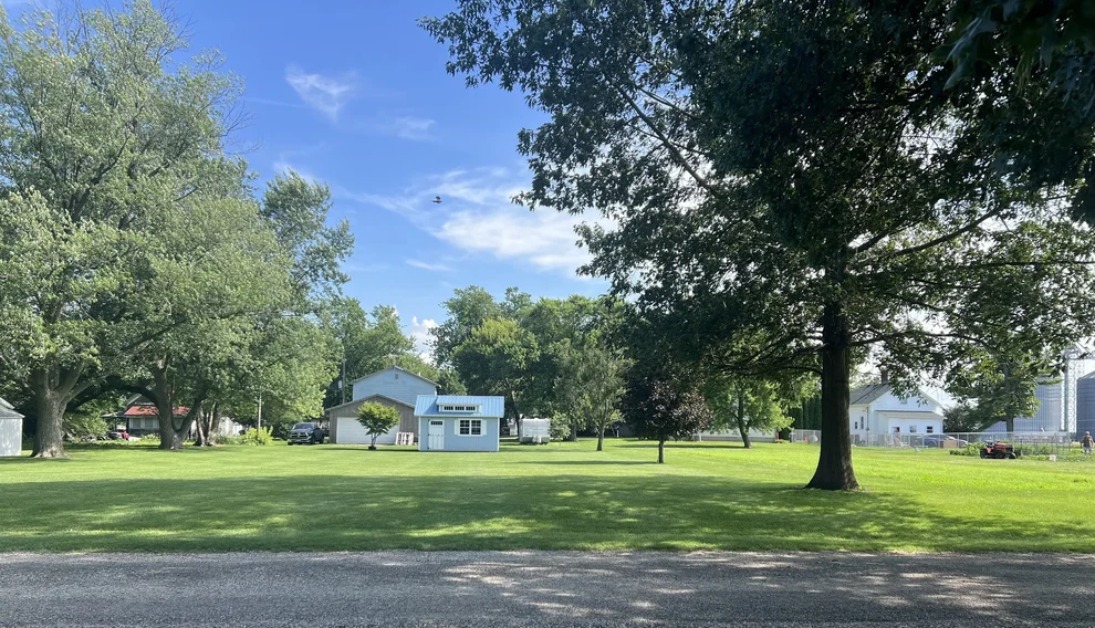 Unit for sale at 230-005 Wayne Street, Leroy, IL 61752