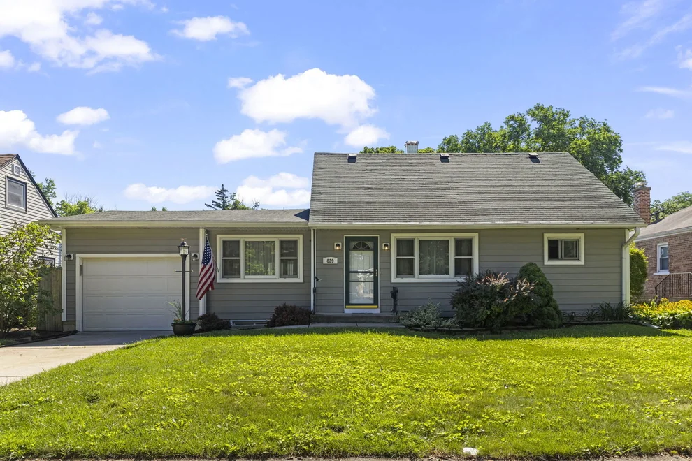 Unit for sale at 829 S Grace Street, Lombard, IL 60148