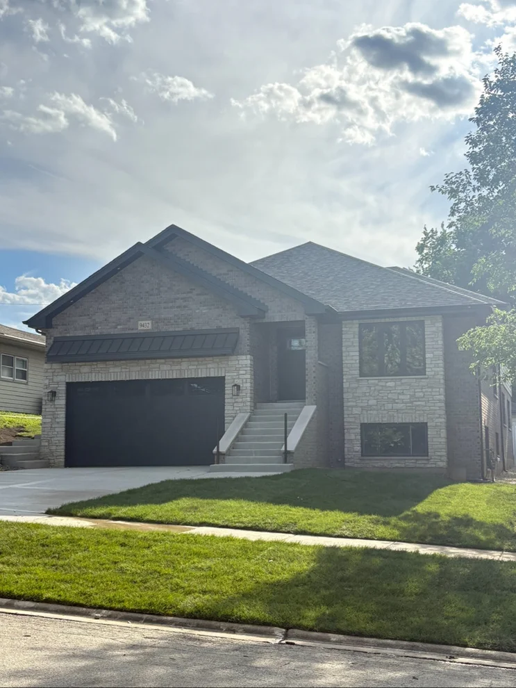 Unit for sale at 9432 S 82nd Court, Hickory Hills, IL 60457