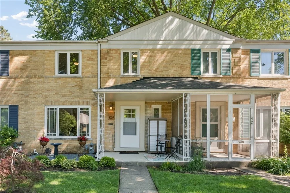 Unit for sale at 1923 GRANT Street, Evanston, IL 60201