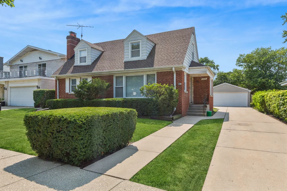 Unit for sale at 8222 Springfield Avenue, Skokie, IL 60076