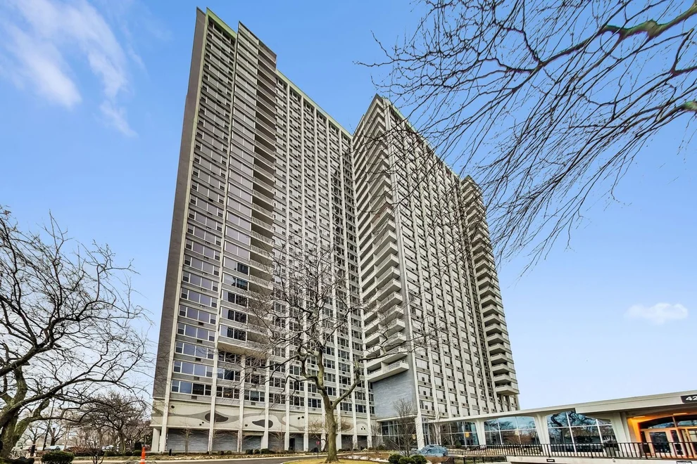 Unit for sale at 4250 N Marine Drive, Chicago, IL 60613