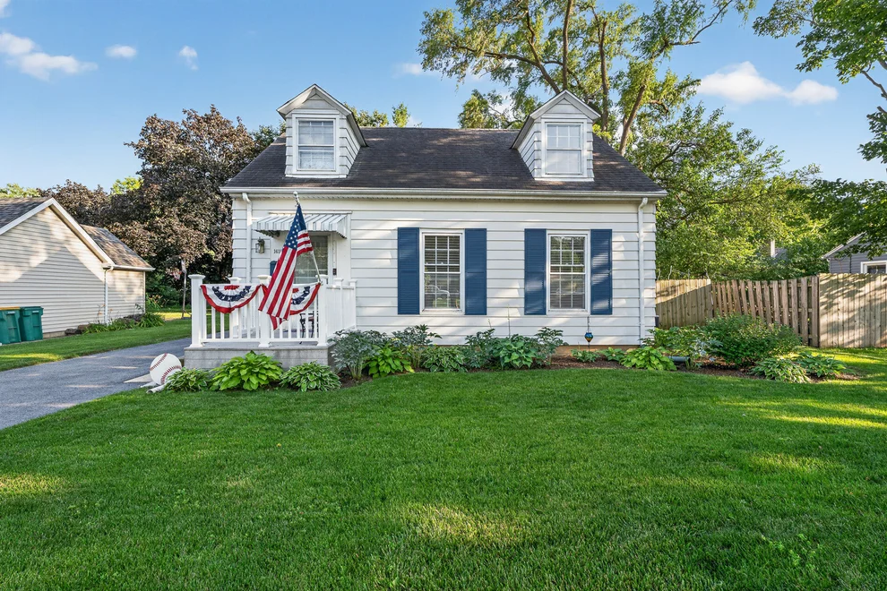 Unit for sale at 1618 Glenwood Avenue, Joliet, IL 60435