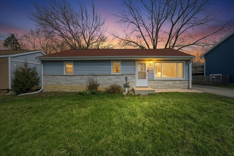 Unit for sale at 349 Woodland Drive, Grayslake, IL 60030