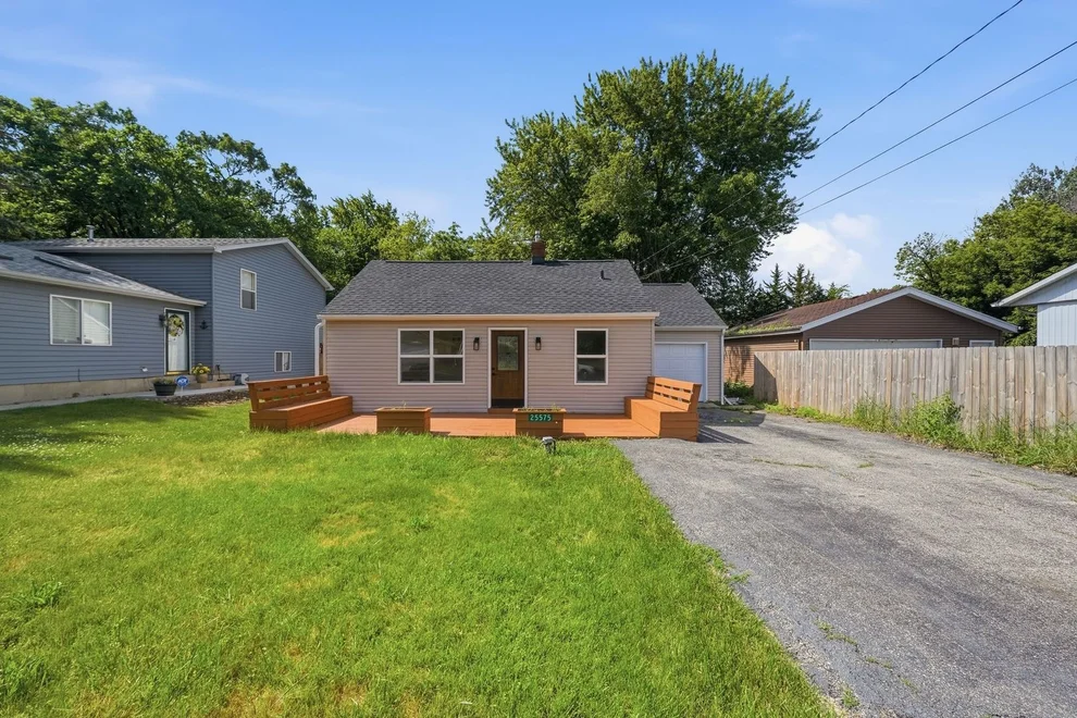 Unit for sale at 25575 Orchard Avenue, Ingleside, IL 60041