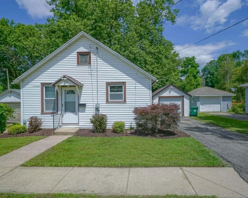Unit for sale at 204 E Elkhorn Street, Polo, IL 61064