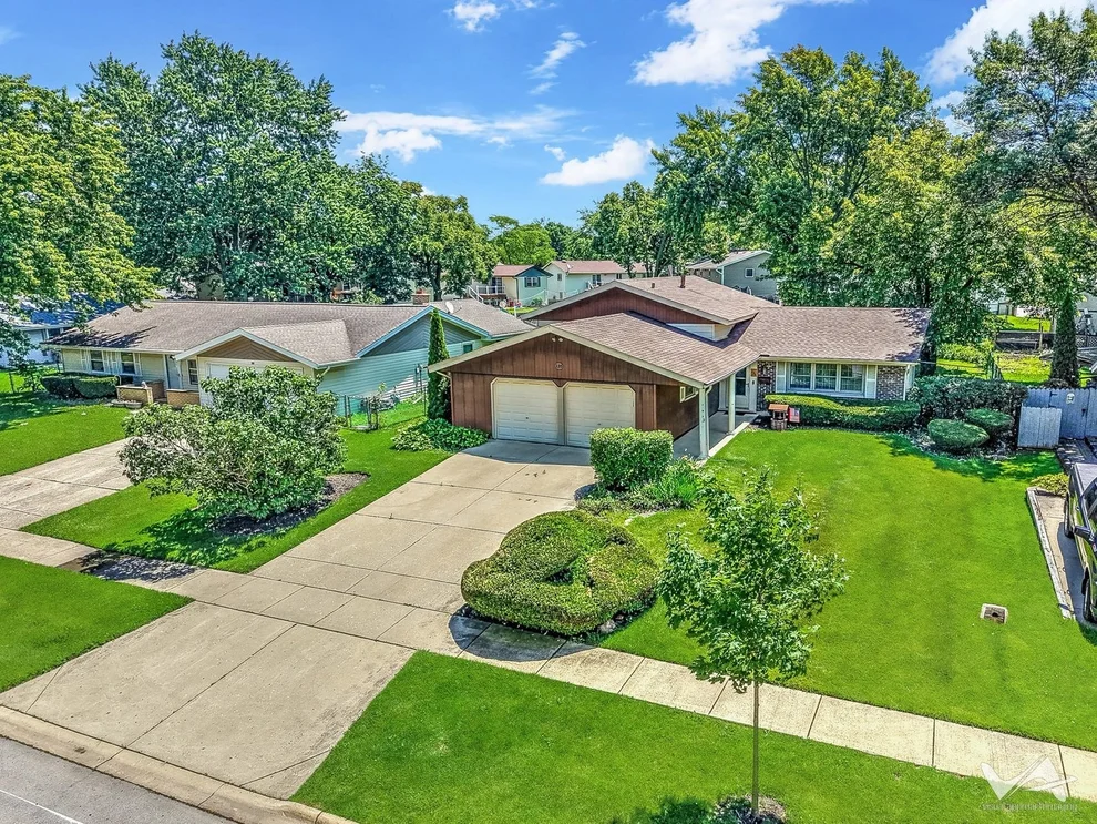 Unit for sale at 135 Jeffery Lane, Schaumburg, IL 60193