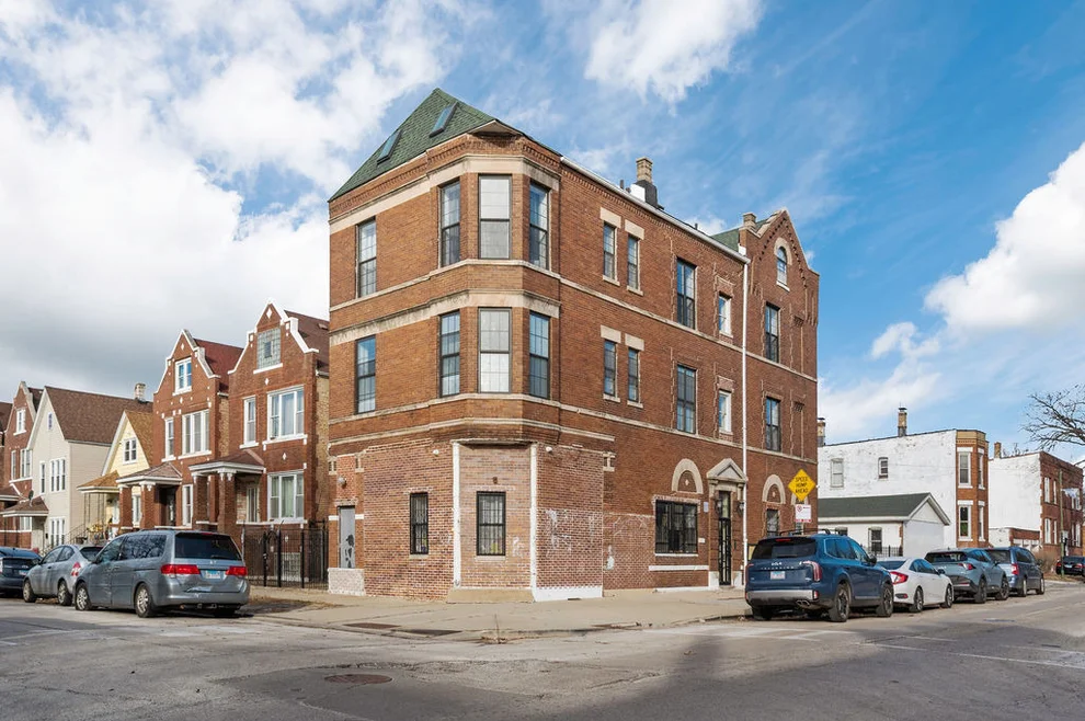 Unit for sale at 3100 W 39th Place, Chicago, IL 60632