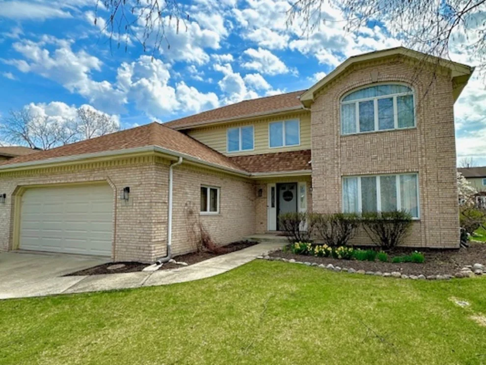 Unit for sale at 6 W Wend Street, Lemont, IL 60439