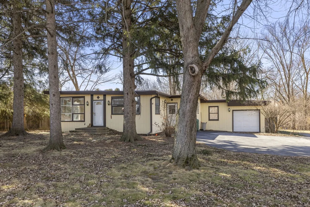 Unit for sale at 128 Harding Court, Glen Ellyn, IL 60137