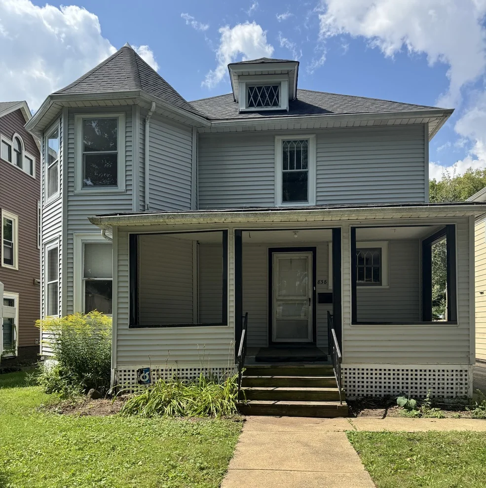 Unit for sale at 838 Hickory Street, Waukegan, IL 60085