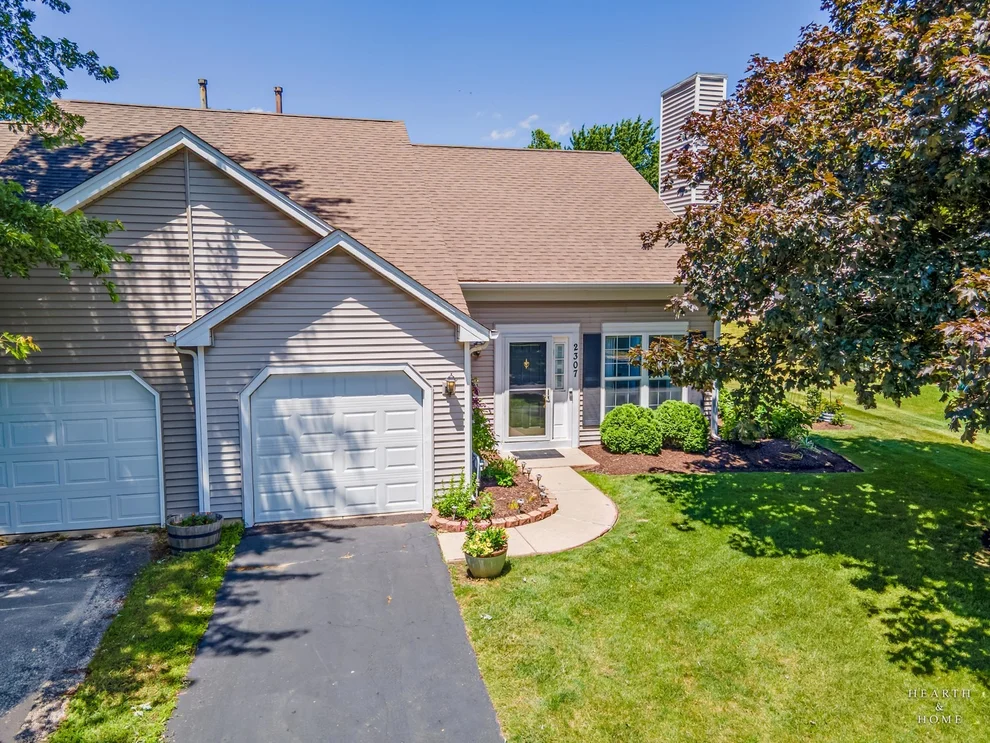 Unit for sale at 2307 Aspen Drive, Woodstock, IL 60098