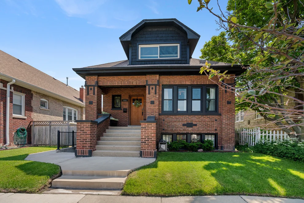 Unit for sale at 1931 East Avenue, Berwyn, IL 60402