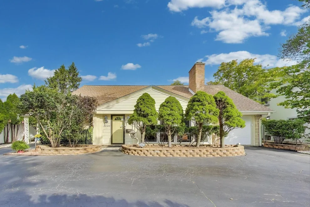 Unit for sale at 3226 Sprucewood Road, Wilmette, IL 60091
