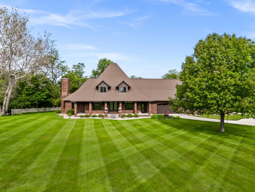 Unit for sale at 606 Harvey Road, Downs, IL 61736