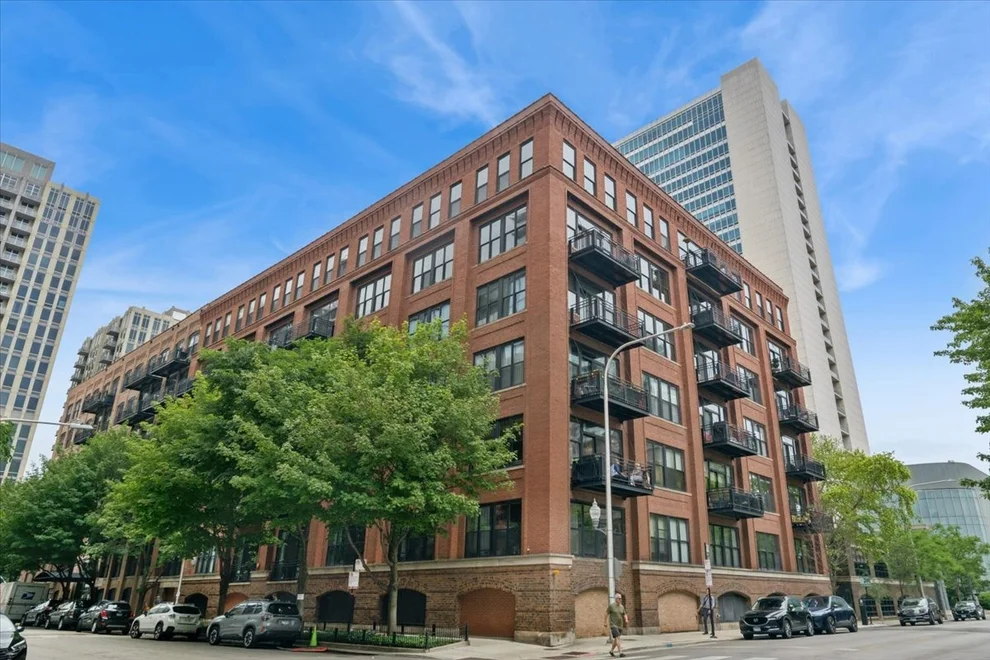 Unit for sale at 520 W Huron Street, Chicago, IL 60654