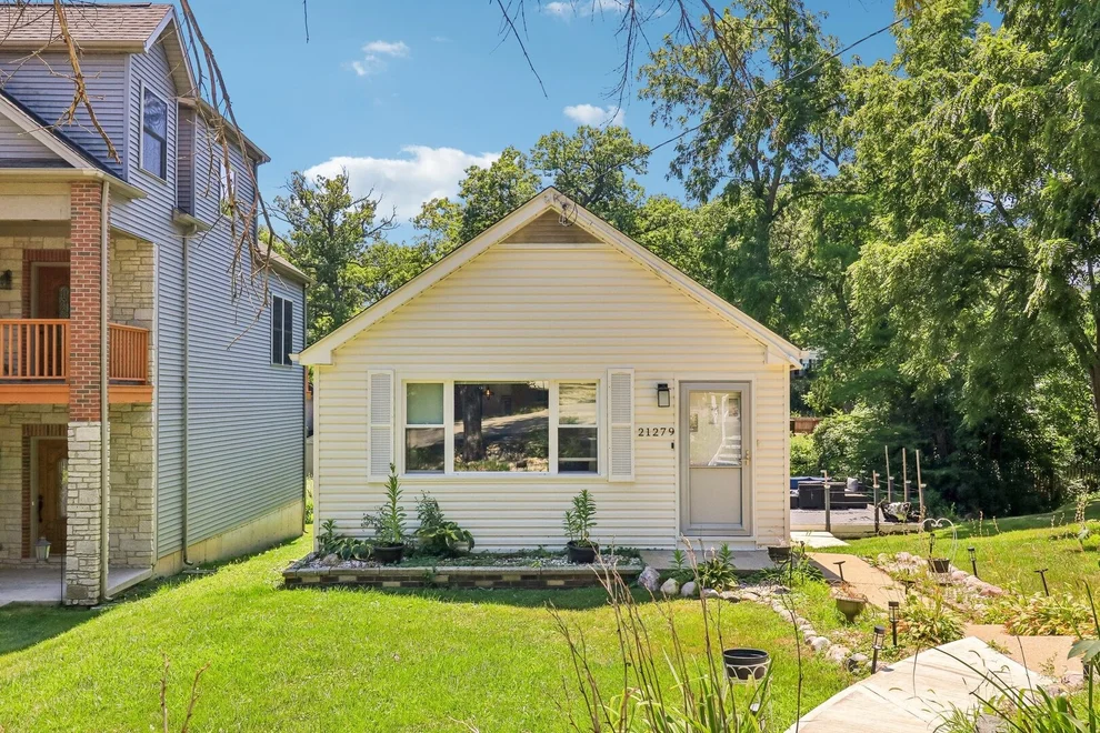 Unit for sale at 21279 W Shady Lane, Lake Zurich, IL 60047