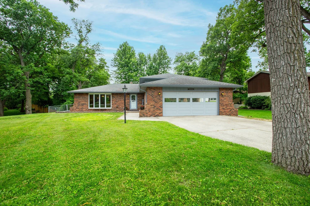 Unit for sale at 24445 W Lancelot Lane, Joliet, IL 60404