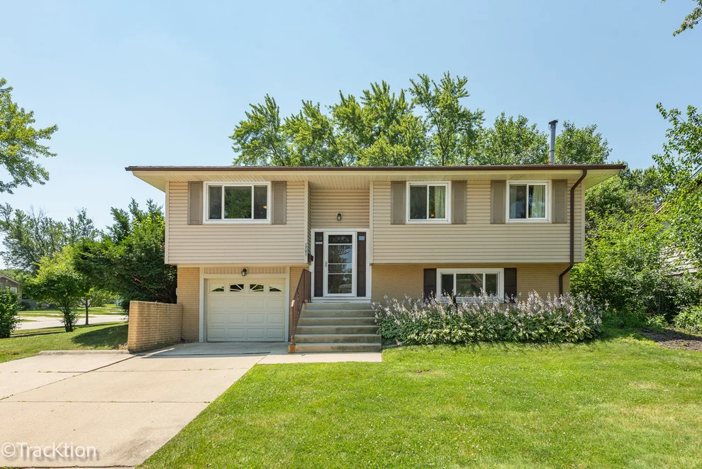 Unit for sale at 1701 Hartmann Drive, Schaumburg, IL 60193