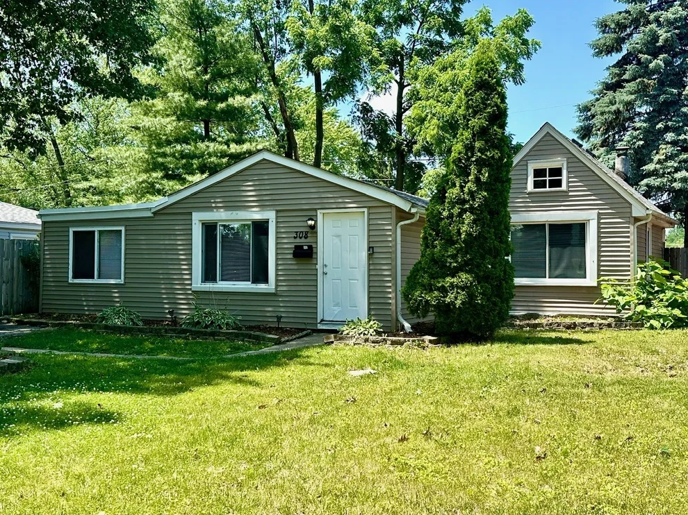 Unit for sale at 308 N Clifton Avenue, Elgin, IL 60123