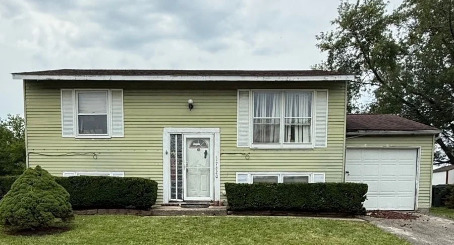 Unit for sale at 17620 Central Park Avenue S, Country Club Hills, IL 60478