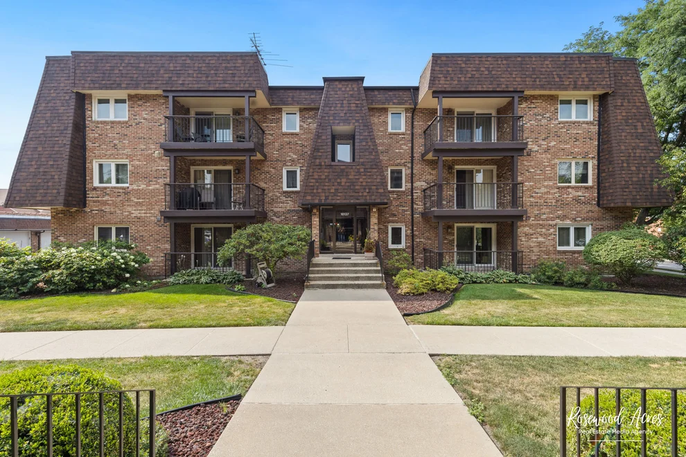 Unit for sale at 18137 Martin Avenue, Homewood, IL 60430
