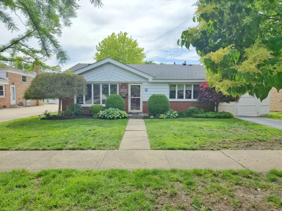 Unit for sale at 10720 S Lavergne Avenue, Oak Lawn, IL 60453