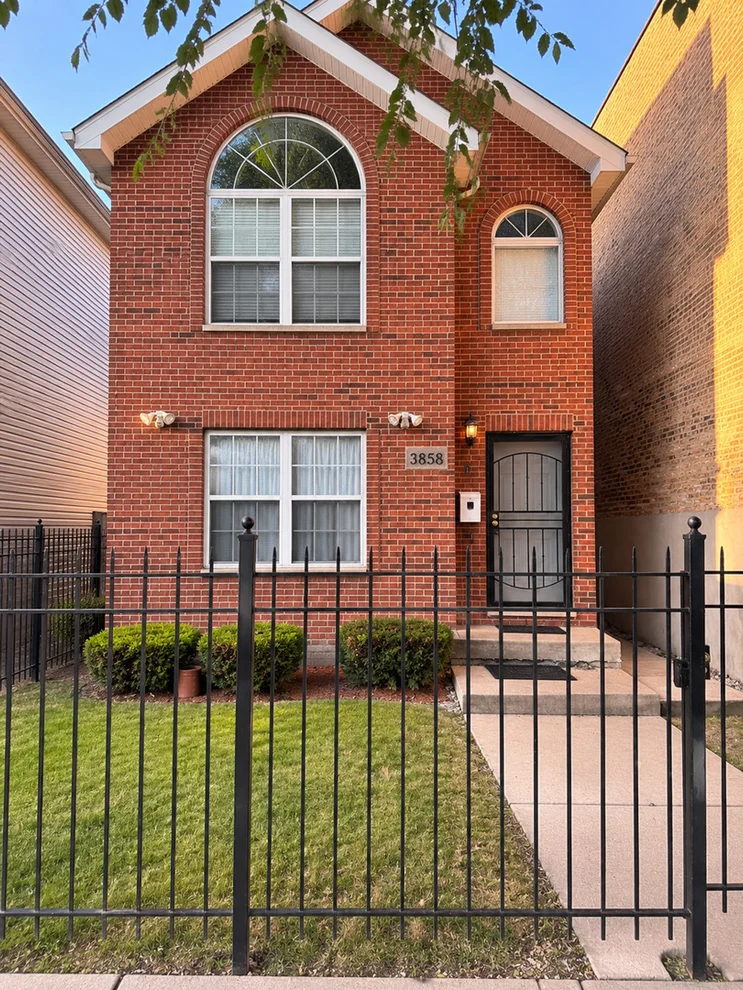Unit for sale at 3858 W Grenshaw Street, Chicago, IL 60624