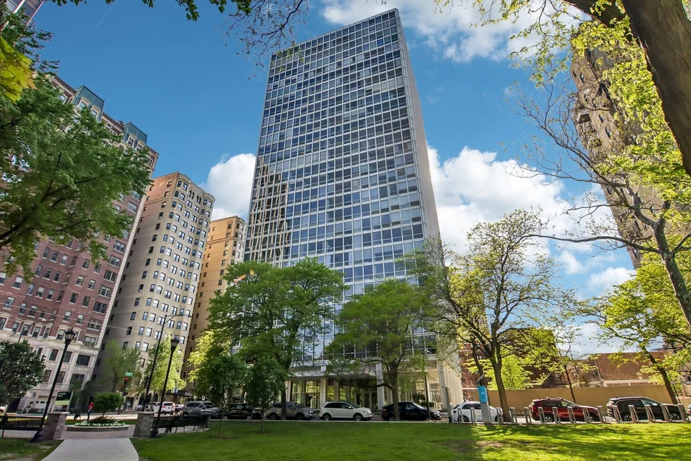 Unit for sale at 2400 N Lakeview Avenue, Chicago, IL 60614