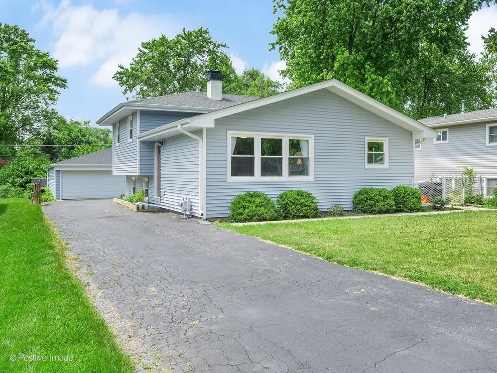 Unit for sale at 3916 N Adams Street, Westmont, IL 60559