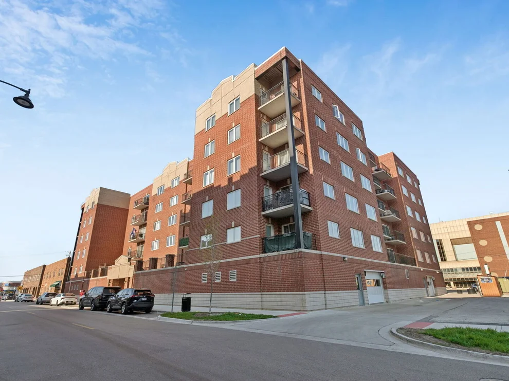 Unit for sale at 3303 GROVE Avenue, Berwyn, IL 60402