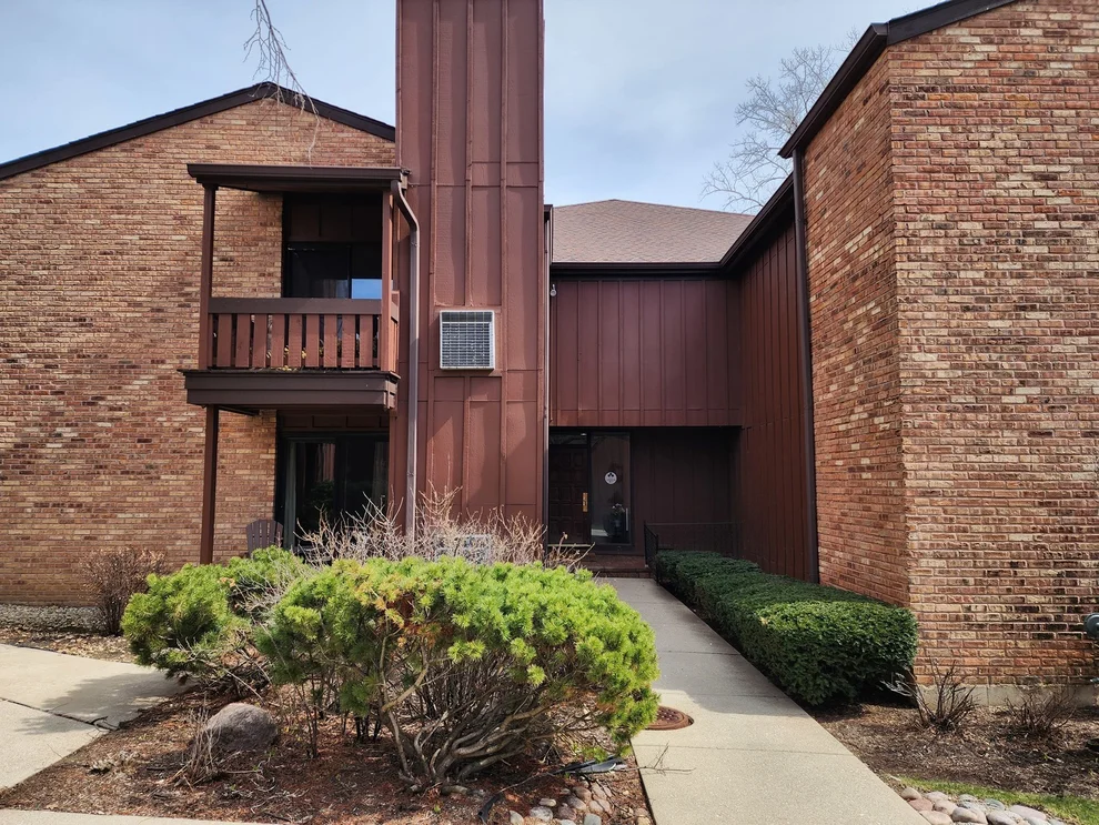 Unit for sale at 1S055 Spring Road, Oakbrook Terrace, IL 60181