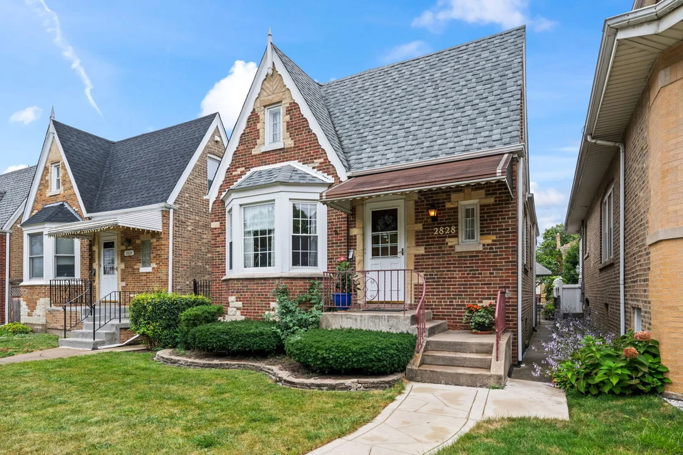 Unit for sale at 2828 N Melvina Avenue, Chicago, IL 60634