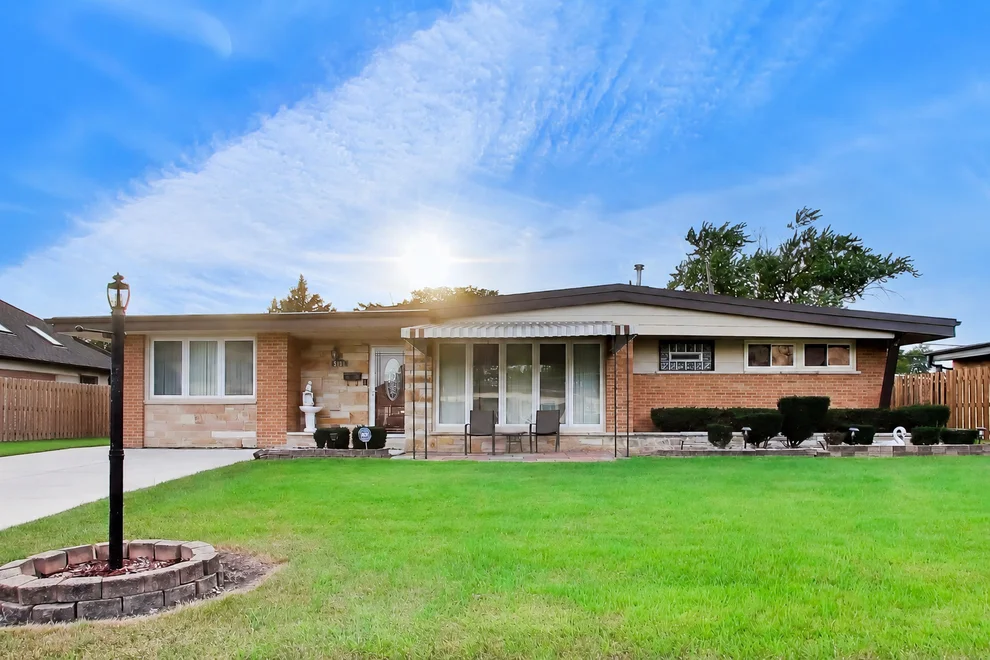 Unit for sale at 5180 N Monterey Avenue, Norridge, IL 60706